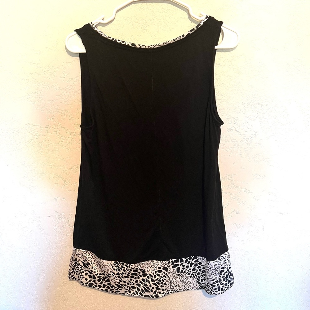 White House Black Market Woven Hem Tank Top - Size Med NWT‎ - Picture 7 of 7